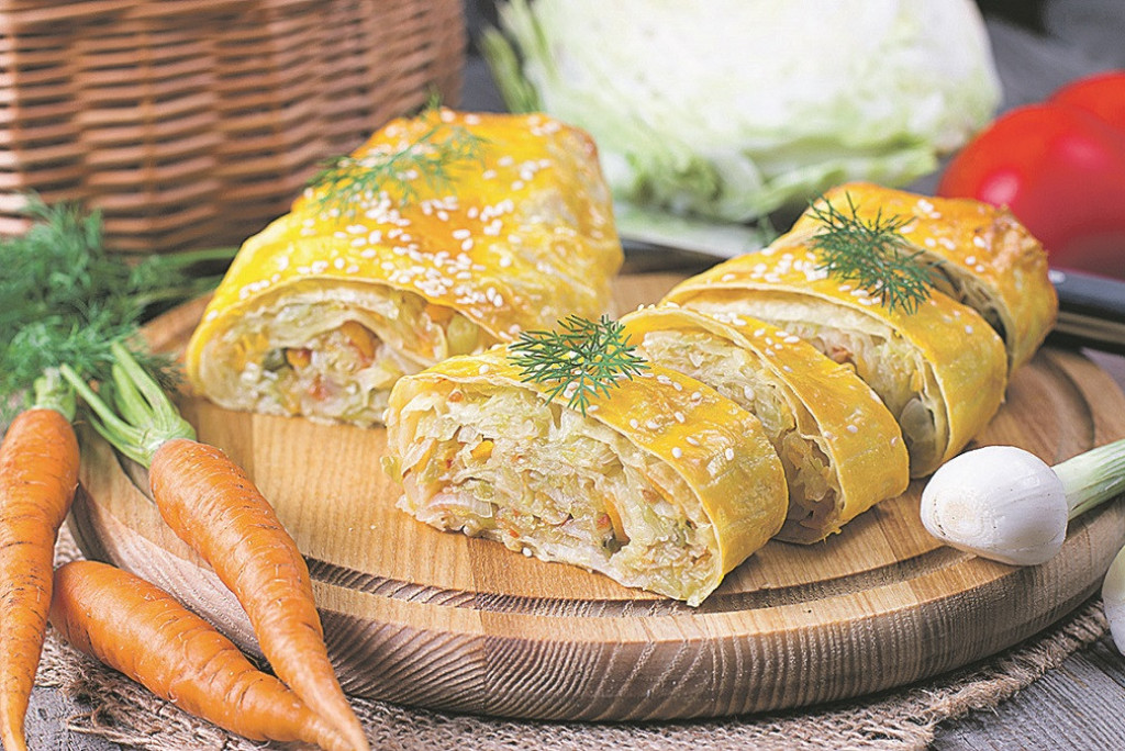 ROLOVANA PITA Sa kupusom i prazilukom, slasna a posna