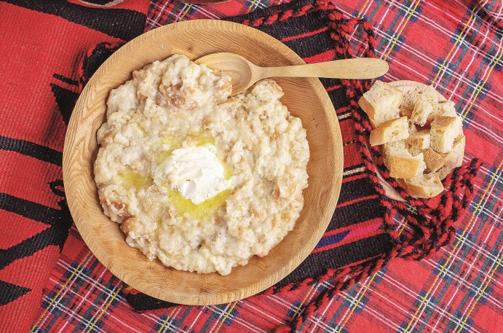 POPARA Zaboravljeno jelo od starog hleba, vraća u prošle dane