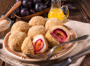 KNEDLE SA ŠLJIVAMA Desert koji se smaže u trenu, a budi nostalgiju
