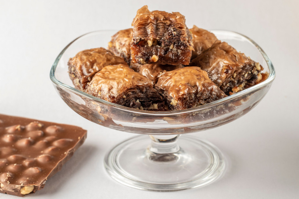 POSNA BAKLAVA SA ČOKOLADOM Klasik bez premca za pravo uživanje