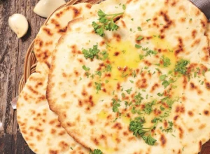NAAN HLEB Dolazi iz Indije, a hrskav i poseban, osvojiće vas od prvog zalogaja