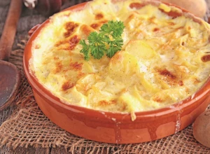 ZAPEČENI KROMPIR Aromatična rapsodija ukusa sa slaninom, svi će vam tražiti recept