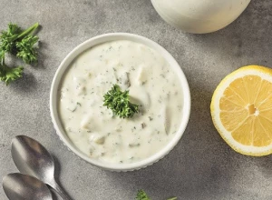 TARTAR SOS Svakom jelu daje posebnu čar, a ne možemo da zamislimo Karađorđevu bez njega