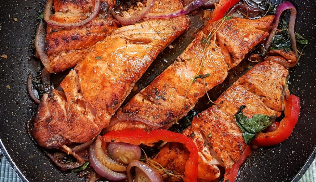 LOSOS U LJUTOM SOSU Pikantno i začinjeno posno jelo, otvoriće vam apetit za tren