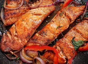 LOSOS U LJUTOM SOSU Pikantno i začinjeno posno jelo, otvoriće vam apetit za tren