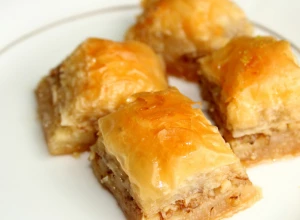 NEODOLJIVA BAKLAVA SA JABUKAMA Sočni desert kome nećete moći da odolite