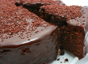 NAJBRŽA ČOKOLADNA TORTA Poslastica od samo 2 sastojka koja budi sva čula