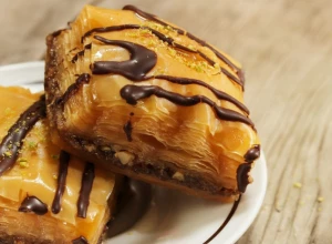 DRUGAČIJA POSNA BAKLAVA Sa mlevenim keksom i čokoladom, još slađa i ukusnija
