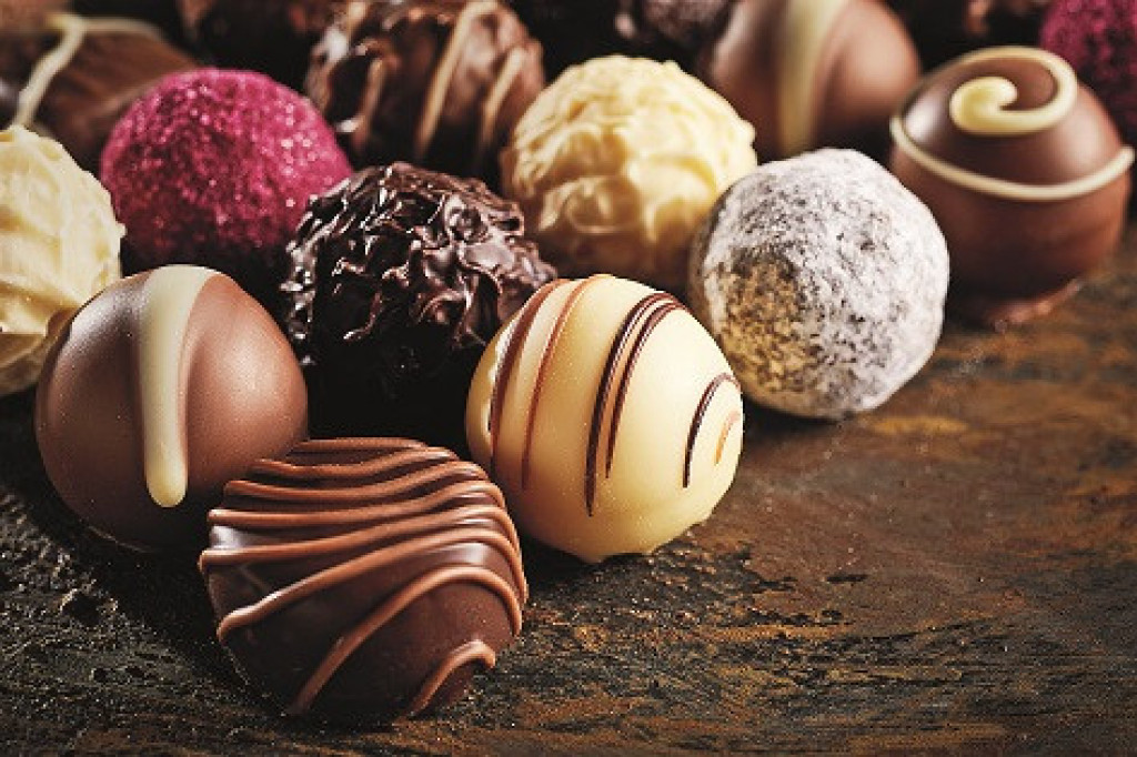 POSNE PRALINE ZA SVE VAŽNE DOGAĐAJE Savršeni sitni kolači, ukusa koji govori 1000 jezika