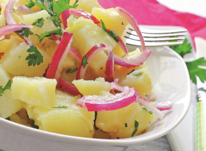 SOČNA KROMPIR SALATA Ovakvu do sada niste jel, aromatična i ukusna, a posna