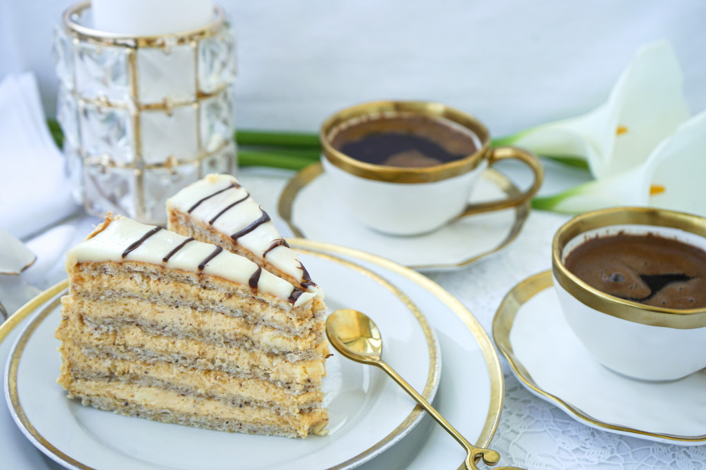 BILJINA ESTERHAZI TORTA POMERA GRANICE DOBROG UKUSA Raskošna poslastica nazvana po grofu