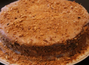 POSNA MEDENA TORTA Očaravajuća i nedoljiva poslastica koja miriše na ljubav