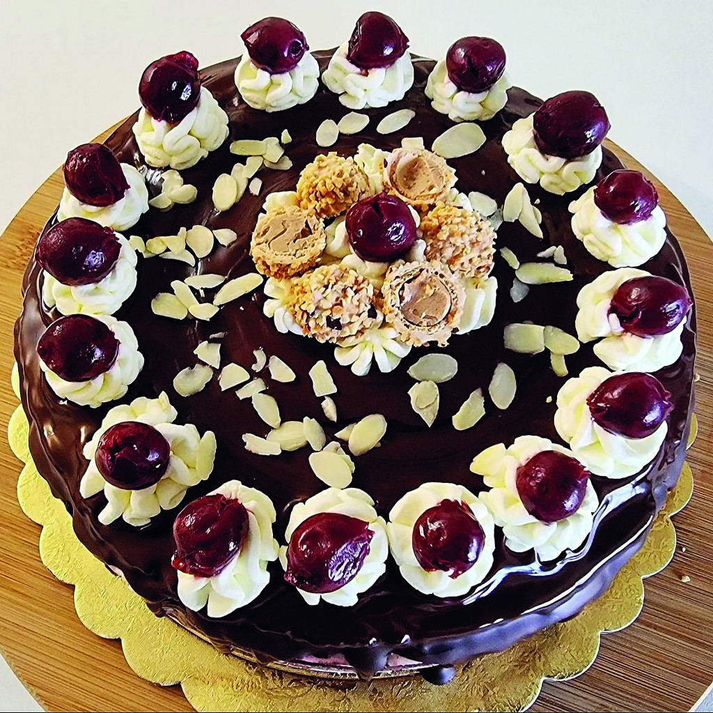 NATAŠINA TORTA SA VIŠNJAMA I ČOKOLADOM BUDI SVA ČULA Liči na Švarcvald a drugačija