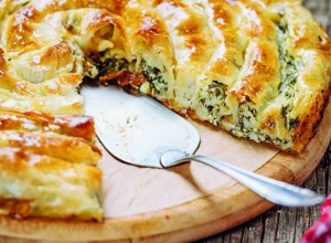 ZELJANICA Jednostavna, izdašna i sočna prolećna pita