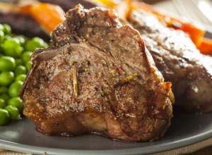 JEDNOSTAVNI RECEPT ZA JAGNJETINU SA GRAŠKOM ZA USKRŠNJU TRPEZU Ovako to pravi čuveni svetski kuvar