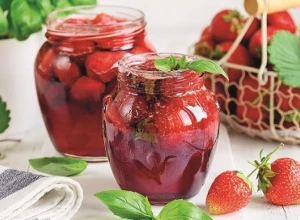 DOMAĆE SLATKO OD JAGODA Gotovo za oko pola sata, a prava rapsodija za nepca