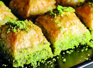 BAKLAVA SA PISTAĆIMA Savršen praznični kolač bogatog ukusa koji će vas oduševiti