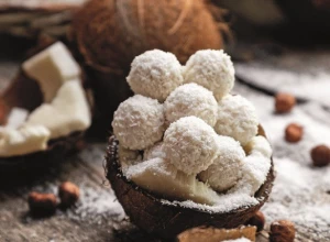 KOKOS BOMBICE SE TOPE U USTIMA Sitni kolači idealni za sva vremena i prilike