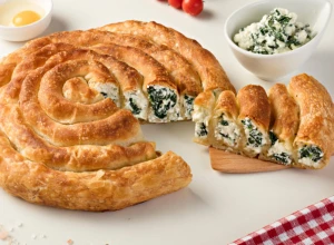 BUREK SA SPANAĆEM I SIROM Za savršen početak dana, bolji od onog kupovnog