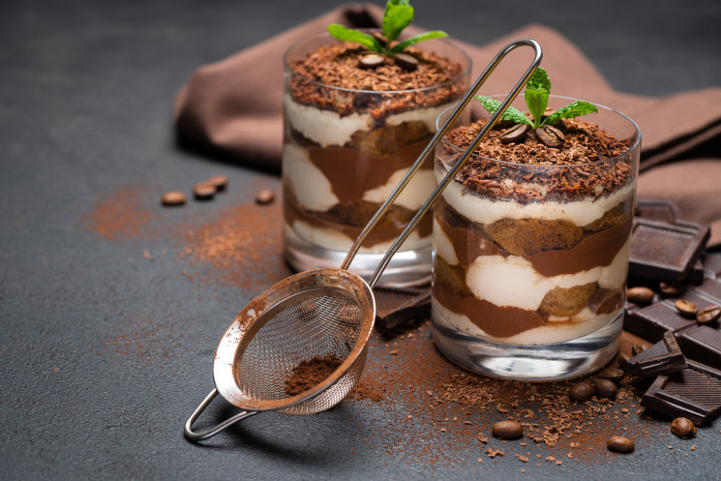 TIRAMISU U ČAŠI ZA PRAVO ZADOVOLJSTVO Gotov za 15 minuta, a idealan za iznenadne goste