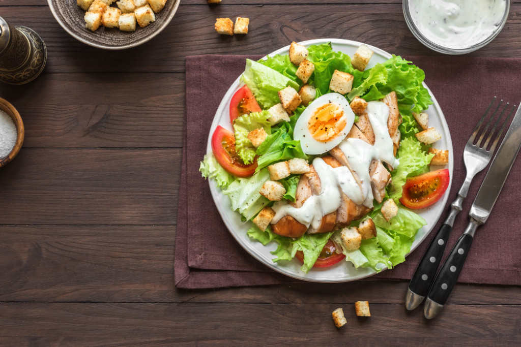PILEĆA SALATA Lagani obrok koji dugo drži sitim za vrele letnje dane
