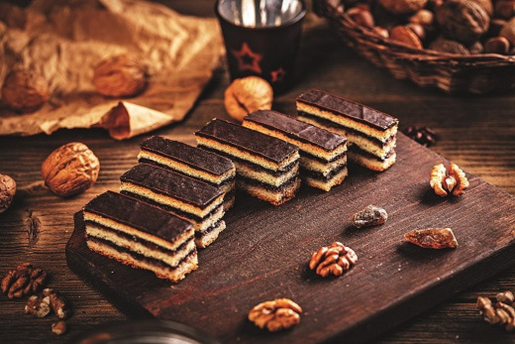 ŽERBO KOCKE Mađarski desert koji samo dobija na popularnosti, a nestane sa stola odmah