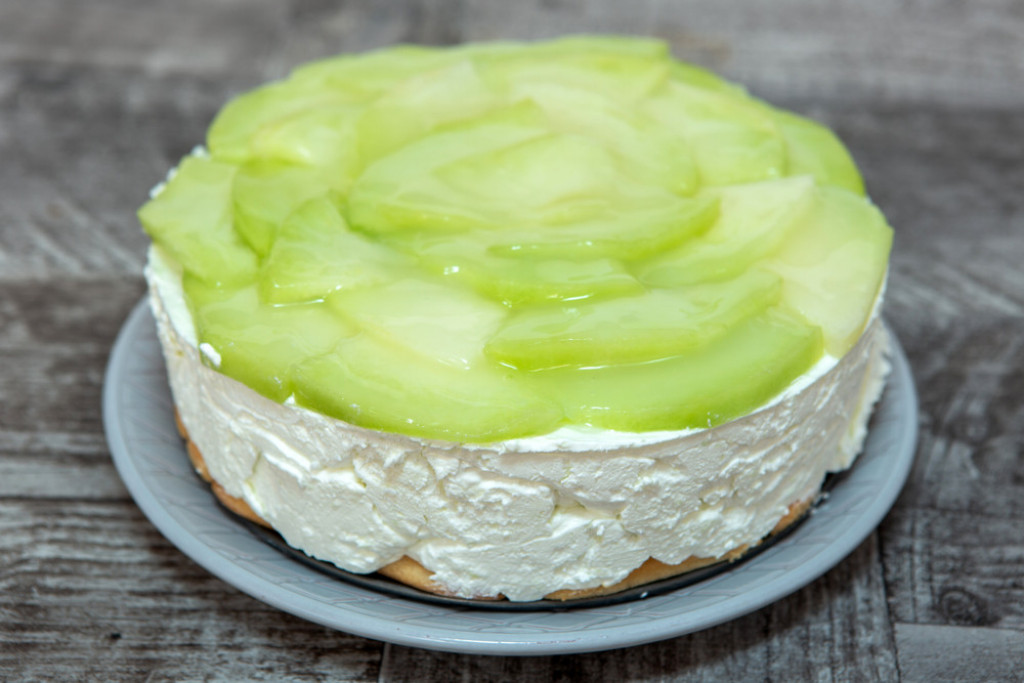 LETNJA TORTA SA DINJOM Nepečena posna poslastica gotova za 15 min, a topi se u ustima