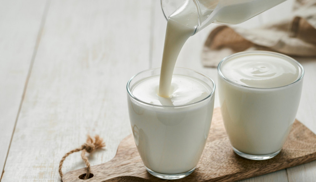 DOMAĆI JOGURT BOLJI OD KUPOVNOG Gust kao onaj grčki, pravićete stalno