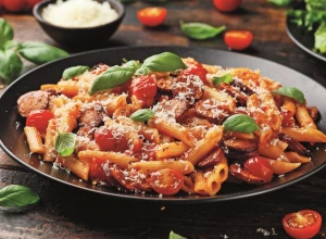 CRVENA PASTA Savršen spoj testenine i paradajza napravi se lako, a pojede u trenu