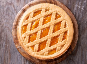 TART SA BRESKVAMA ZA DOBRO RASPOLOŽENJE Letnji desert koji osvaja od prvog zalogaja, pravićete stalno