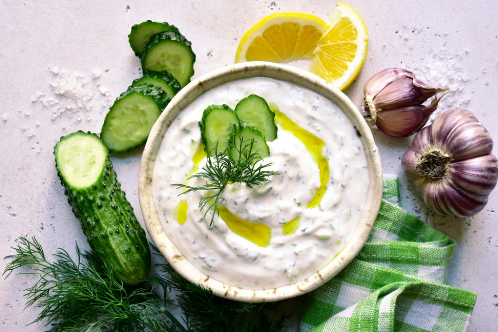 CACIKI Omiljena salata po originalnom grčkom receptu, samo zalogaj vas deli od mora