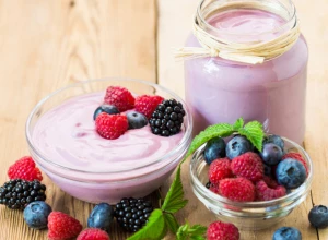 DOMAĆI VOĆNI JOGURT BOLJI OD KUPOVNOG Gotov začas, a zdrav i preukusan
