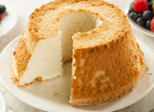 ANĐEOSKI KOLAČ Vazdušasti desert mekan kao duša koji se uklapa u svaku dijetu