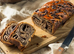 ČOKOLADNA BABKA SLAĐA OD KLASIČNE Poljska poslastica mekana kao duša, a svi će uzeti parče više