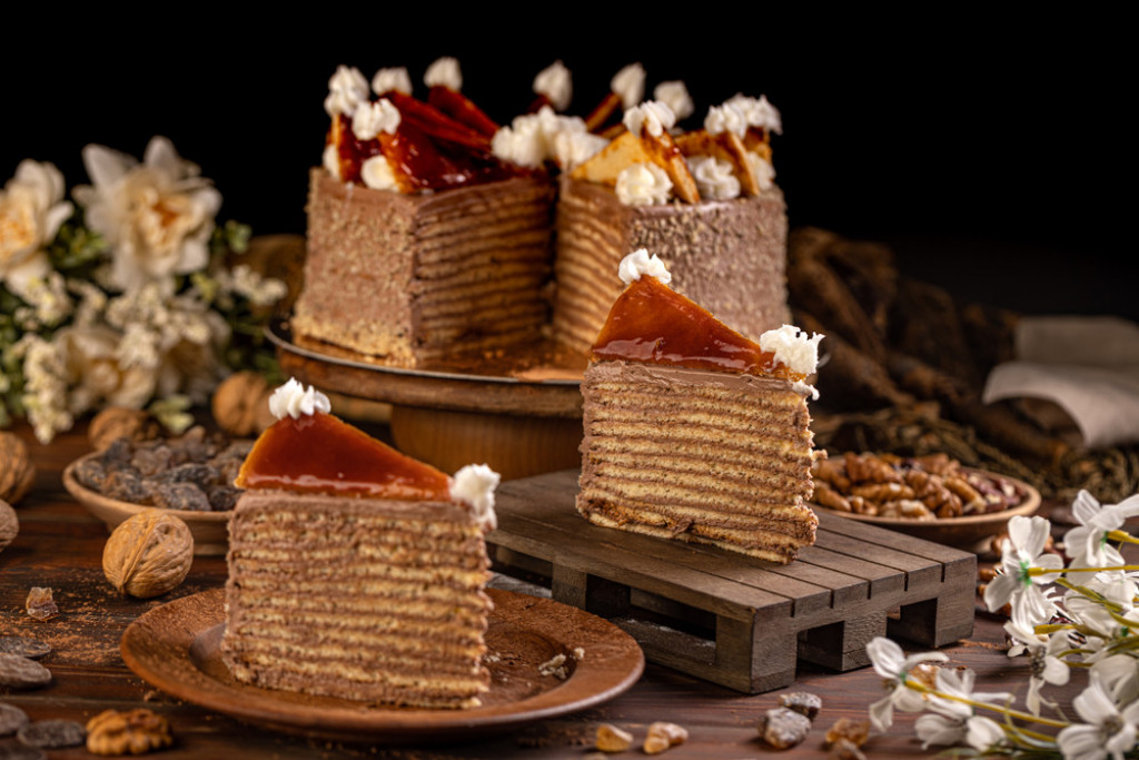 POSNA DOBOŠ TORTA Mađarska raskošna poslastica koja ni malo ne zaostaje za originalom