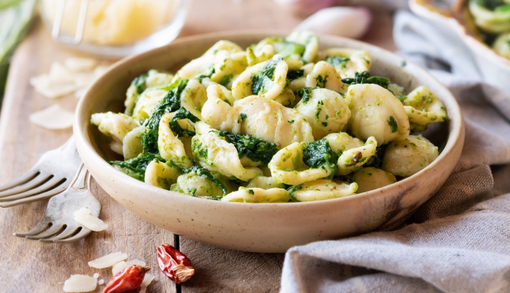 PASTA SA SPANAĆEM BOLJA NEGO KLASIČNA Italijanski delikates raspametiće i one koji ne vole testeninu