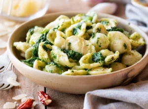 PASTA SA SPANAĆEM BOLJA NEGO KLASIČNA Italijanski delikates raspametiće i one koji ne vole testeninu