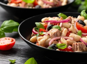 TUNA SALATA Savršena za vrele dane i početak Gospojinskog posta, držaće vas sitim a preukusna