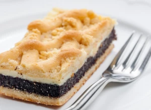 LENJA PITA SA ROGAČEM Klasik na drugačiji način mekan kao duša, za prave ljubitelje slatkog