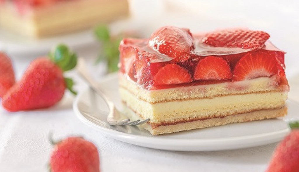 TORTA SA JAGODAMA I KEKSOM Omiljena poslaslastica glumice Ive Štrljić, nema ko vam neće tražiti parče više