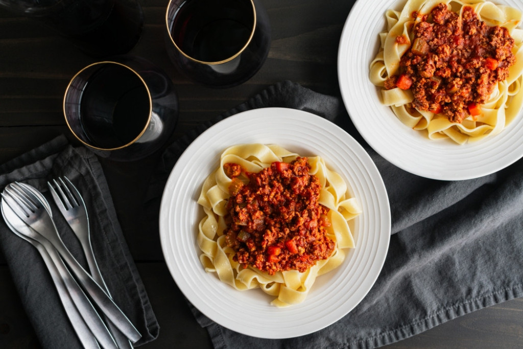 POSNE ŠPAGETE BOLONJEZE Italijanski delikates koji ni malo ne zaostaje za originalnom verzijom, uživaćete
