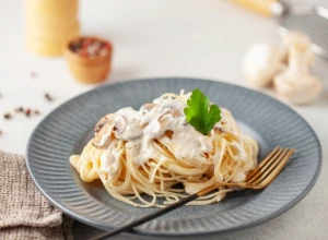 POSNI SOS OD ŠAMPINJONA Aromatični dodatak koji se odlično meša sa raznim jelima, a ukus mu je čista fantazija