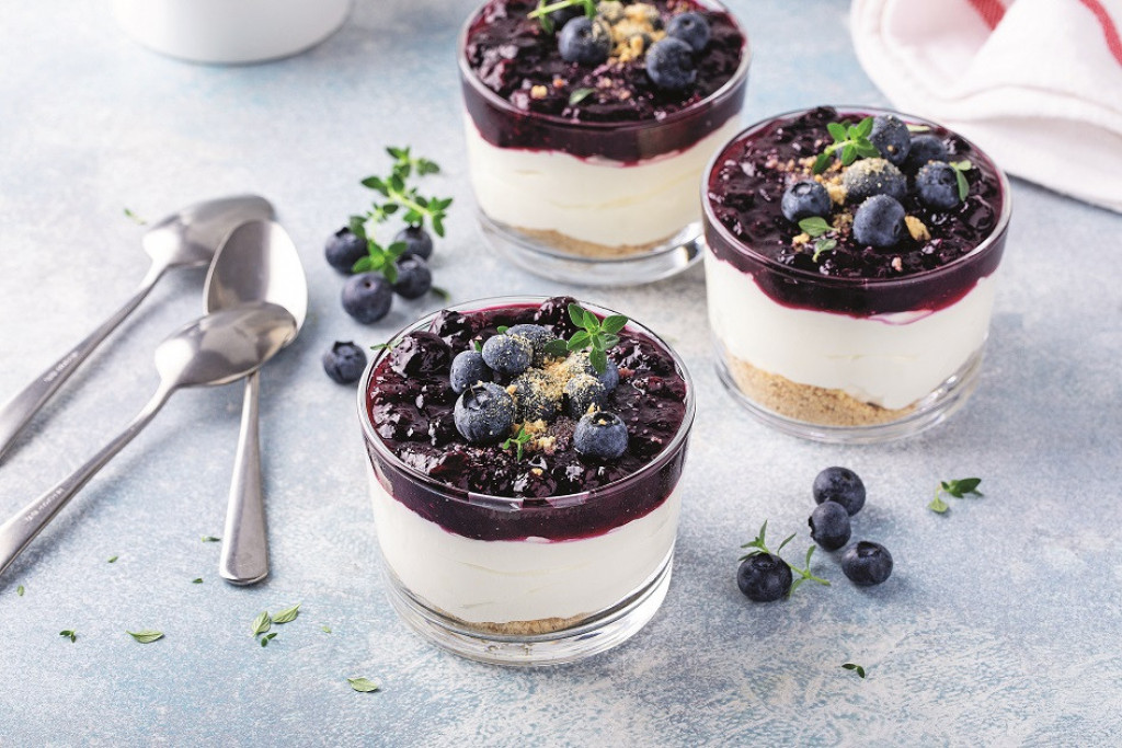 ČIZKEJK U ČAŠI Brzinski desert kada navrate iznenadni gosti, a ukusan kao da ste se trudili satima