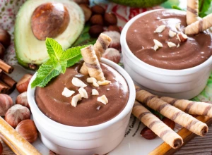 VEGANSKI ČOKOLADNI MUS UKUSNIJI OD KLASIČNOG U neodoljivom spoju sa kokosovim mlekom