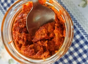 DOMAĆI AJVAR BOLJI OD KUPOVNOG Donosimo vam tradicionalan makedonski recept, za one koji vole ljuto