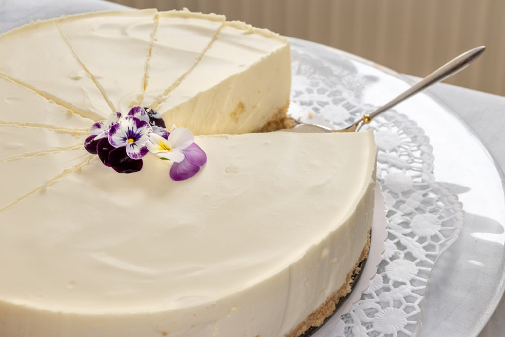 FILADELFIJA TORTA Kremasta i očaravajuća nepečena poslastica od koje će vam poći voda na usta