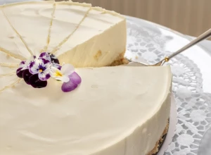 FILADELFIJA TORTA Kremasta i očaravajuća nepečena poslastica od koje će vam poći voda na usta