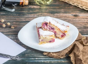 RECEPT DANA: ŠTRUDLA SA ŠUMSKIM VOĆEM Mirisna poslastica po baka Mirinom receptu, nema ko je ne voli