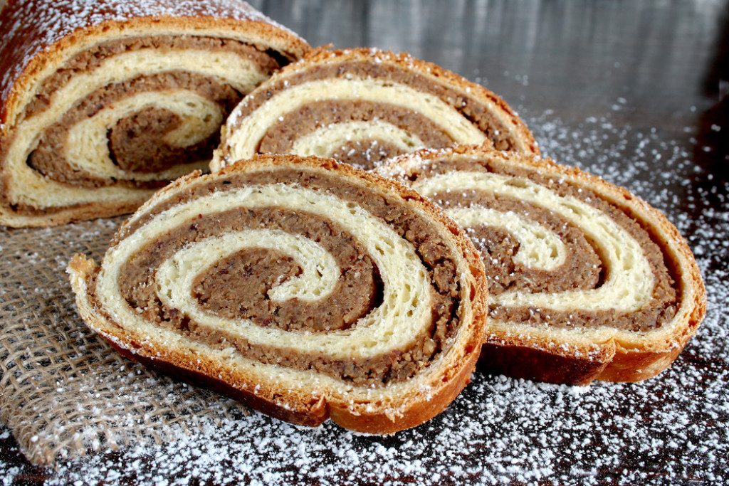 ŠTRUDLA SA ORASIMA Starinski recept za mekanu i aromatičnu poslasticu koja budi sva čula