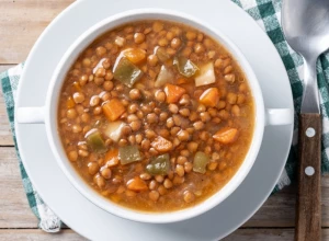 ČORBA OD SOČIVA Sočno jelo koje će vas dugo držati sitim, a govori 1000 jezika